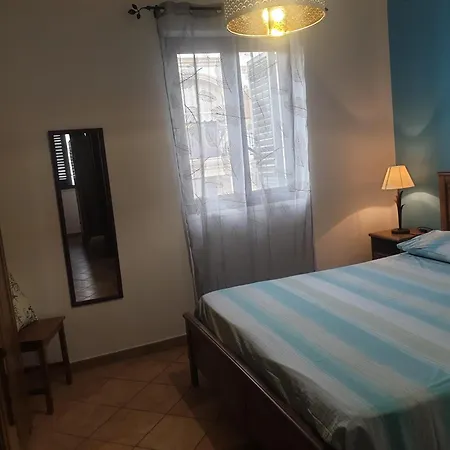 度假居 Elegante E Solare In Pieno Centro E Da Tutto